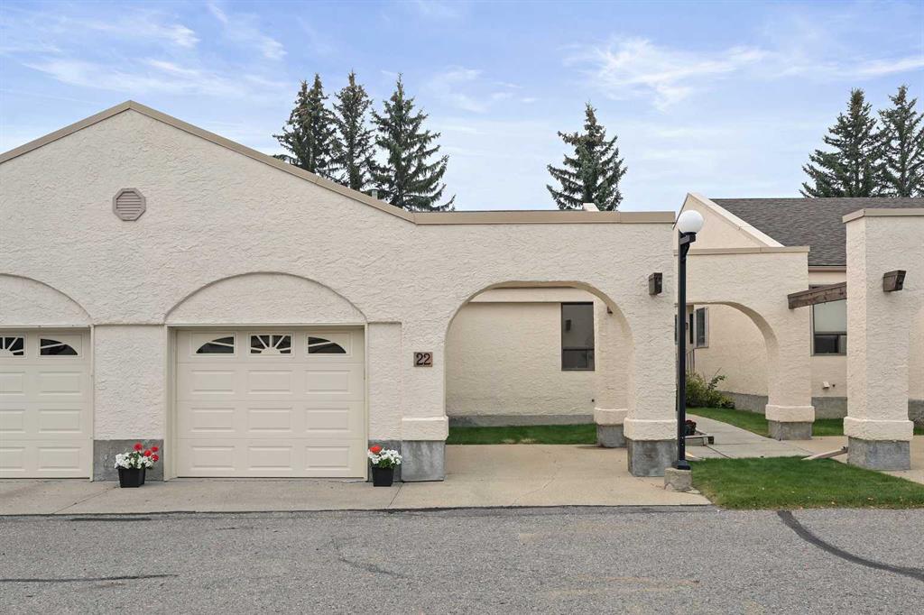Picture of 22 Sandarac Circle NW, Calgary Real Estate Listing