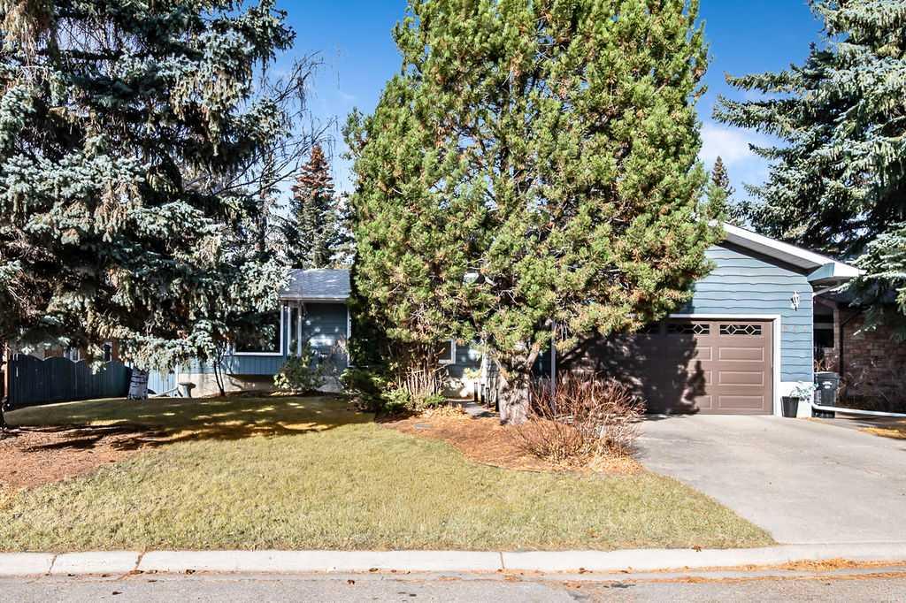 Picture of 804 Varsity Estates Place NW, Calgary Real Estate Listing