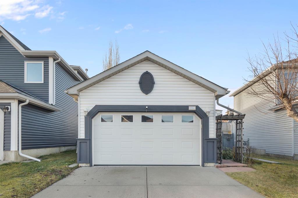 Picture of 204 Hidden Spring Green NW, Calgary Real Estate Listing