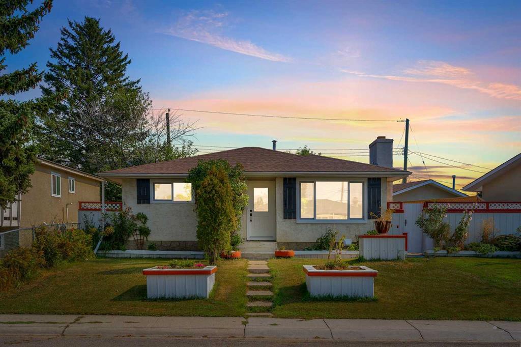 Picture of 1271 Penedo Crescent SE, Calgary Real Estate Listing