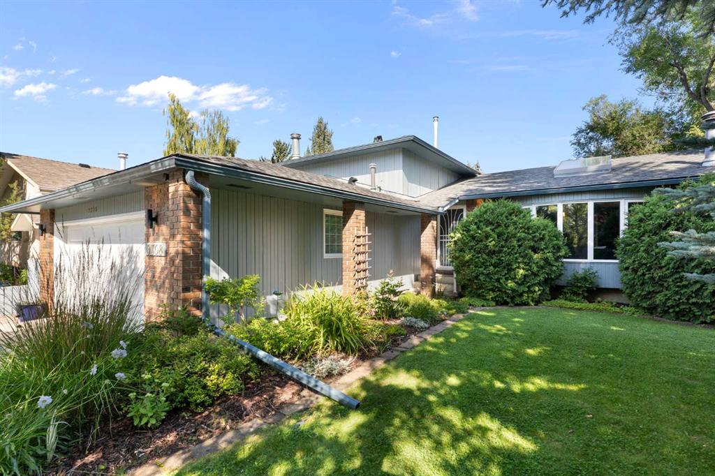 Picture of 9308 26 Street SW, Calgary Real Estate Listing