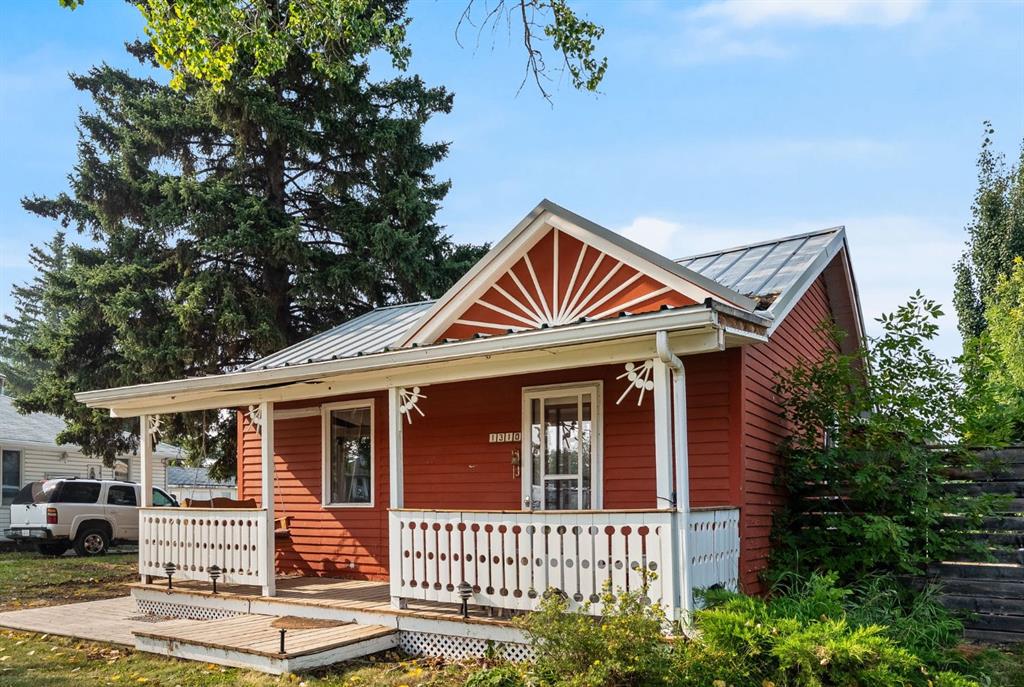 Picture of 1310 Centre Street , Carstairs Real Estate Listing