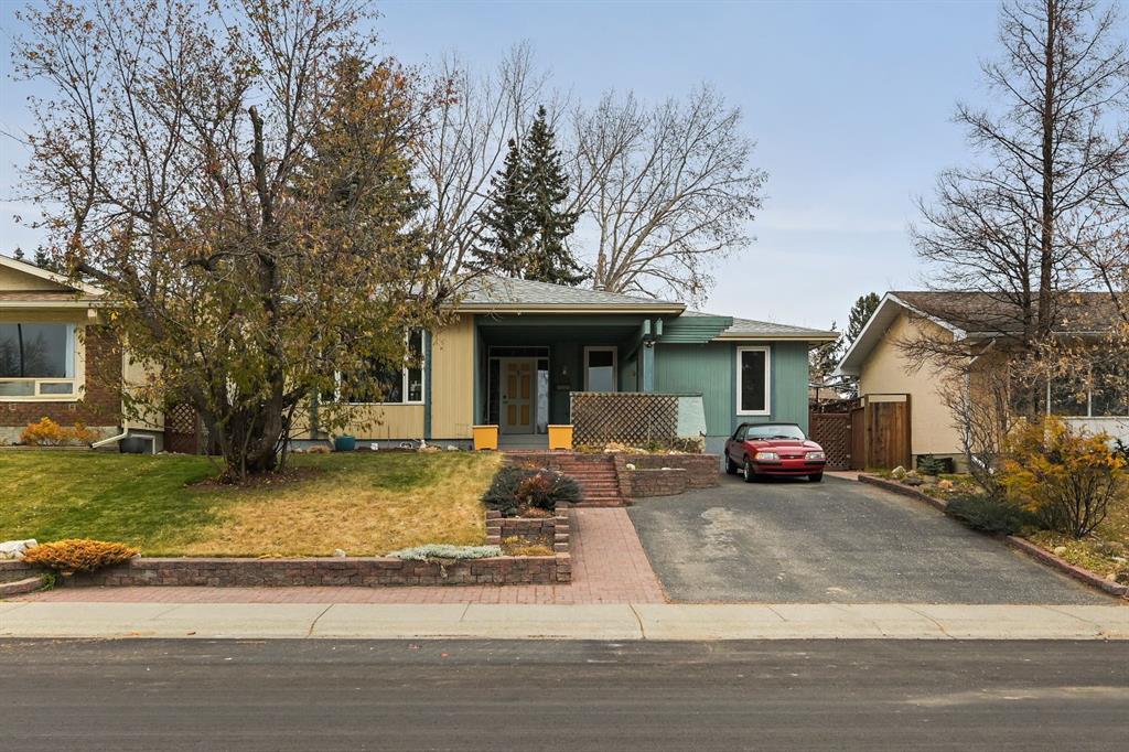 Picture of 328 Norseman Road NW, Calgary Real Estate Listing