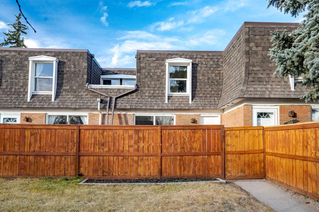 Picture of 110, 330 Canterbury Drive SW, Calgary Real Estate Listing