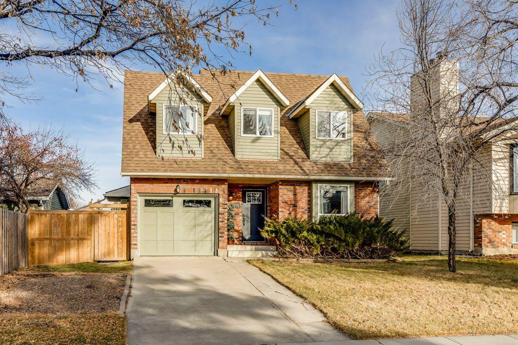 Picture of 1220 Meadowbrook Drive SE, Airdrie Real Estate Listing