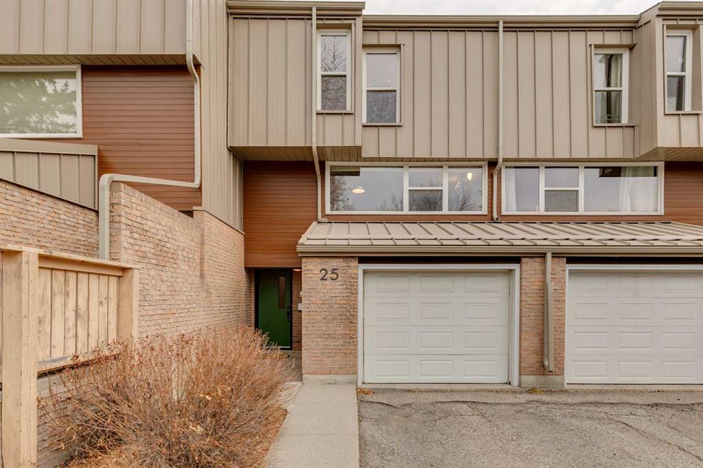 Picture of 25 Brae Glen Court SW, Calgary Real Estate Listing