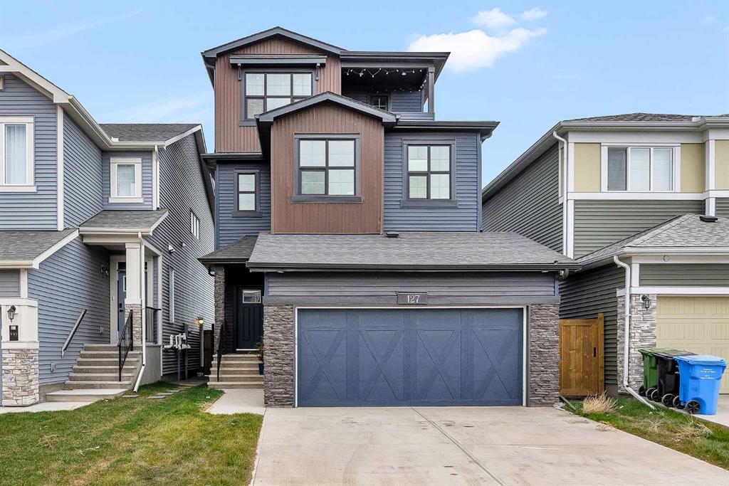 Picture of 127 Creekstone Park SW, Calgary Real Estate Listing