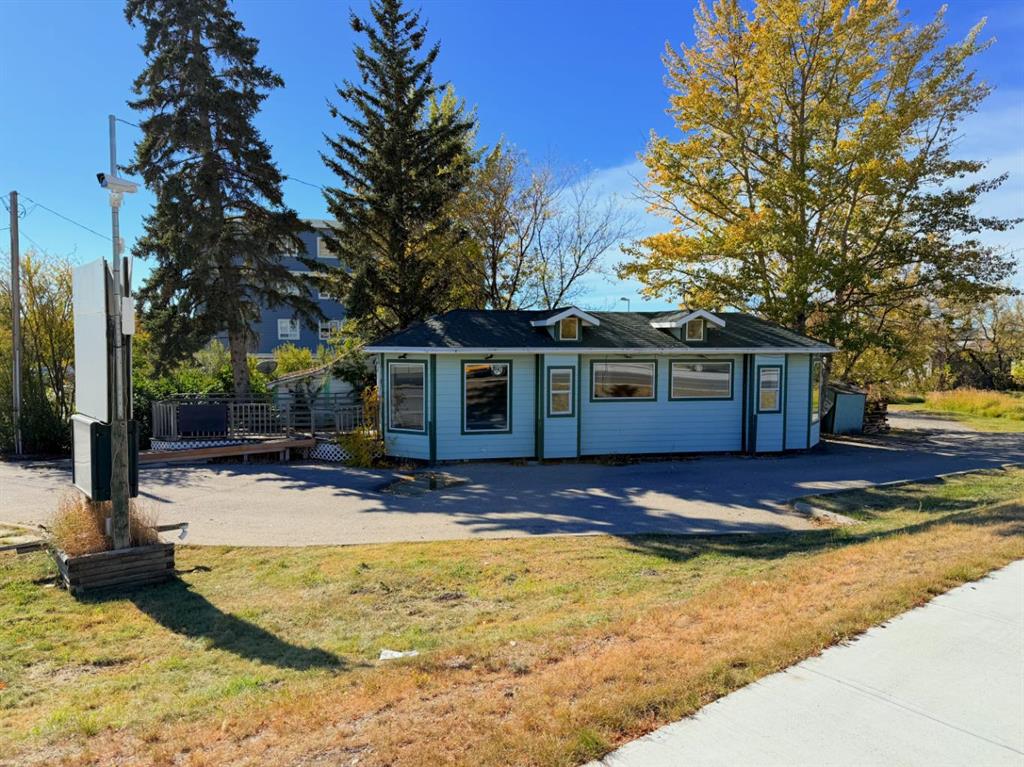Picture of 221 Second Ave West  , Cochrane Real Estate Listing