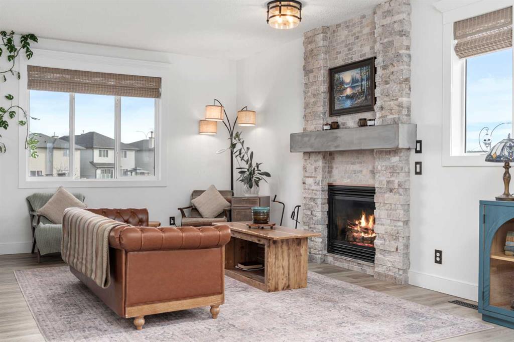 Picture of 18 Cimarron Grove Bay , Okotoks Real Estate Listing