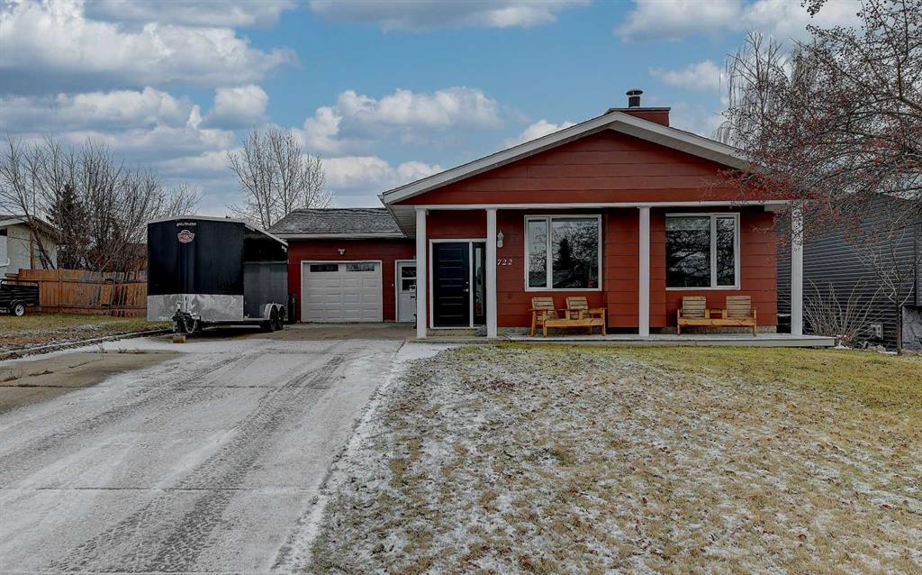 Picture of 722 Oak Drive , Beaverlodge Real Estate Listing