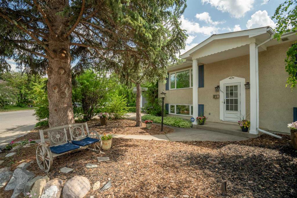 Picture of 3251 Bearspaw Drive NW, Calgary Real Estate Listing