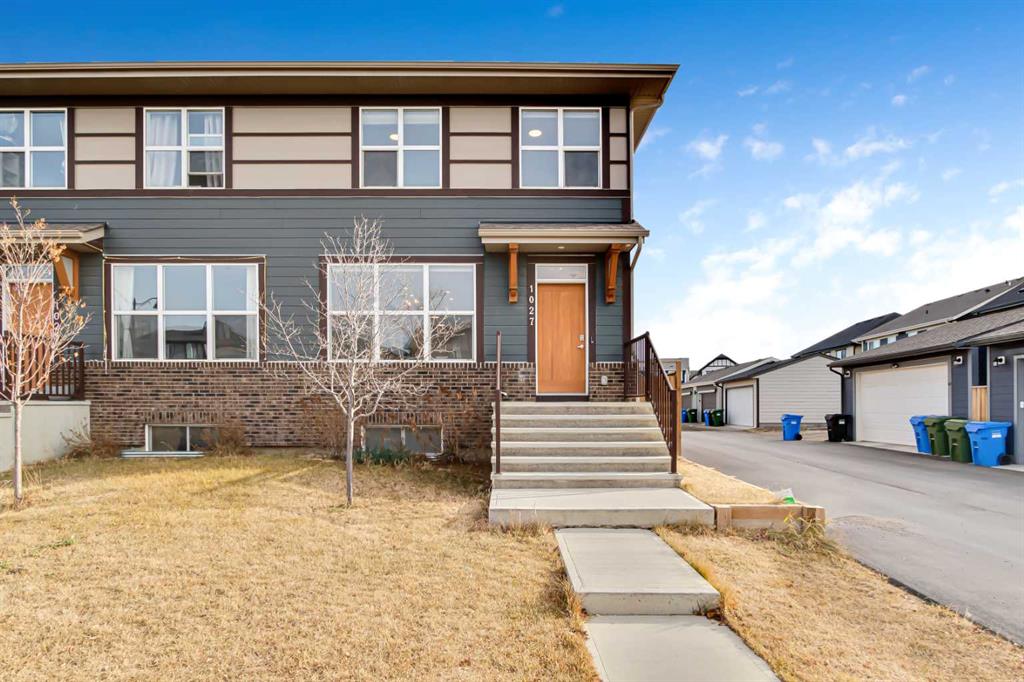 Picture of 1027 Mahogany Boulevard SE, Calgary Real Estate Listing