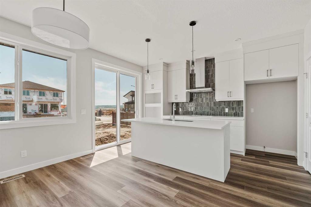 Picture of 129 Setonvista Gate SE, Calgary Real Estate Listing