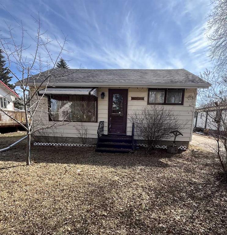 Picture of 5127 52 Street , Mannville Real Estate Listing