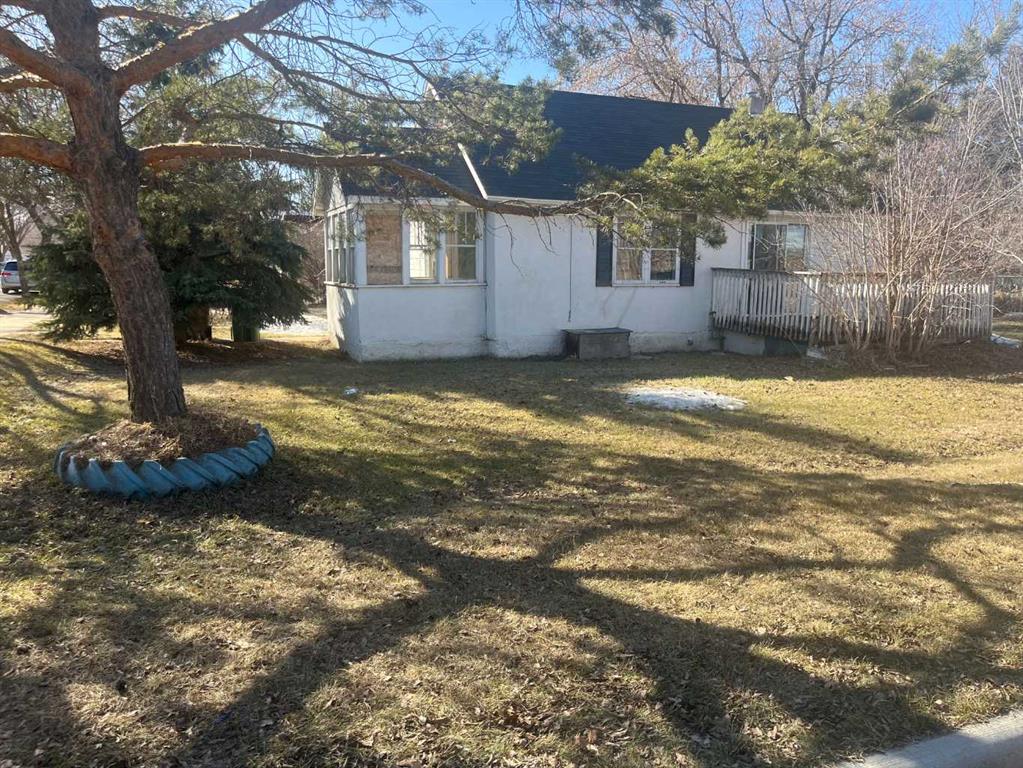 Picture of 5402 50 Street , Lloydminster Real Estate Listing