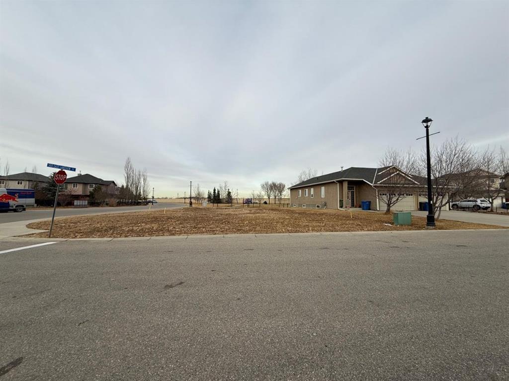 Picture of 567 EAST LAKEVIEW Place , Chestermere Real Estate Listing