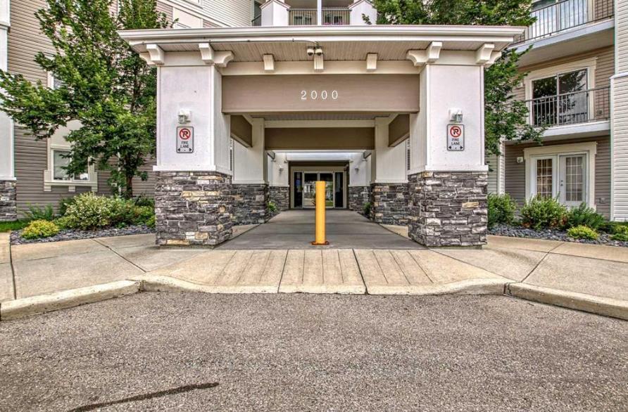 Picture of 2420, 333 Taravista Drive NE, Calgary Real Estate Listing