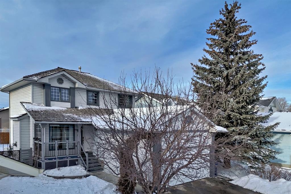 Picture of 228 Woodside Road NW, Airdrie Real Estate Listing