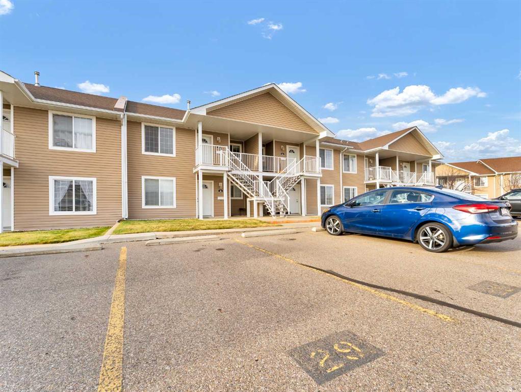 Picture of 29 Northlands Lane NE, Medicine Hat Real Estate Listing