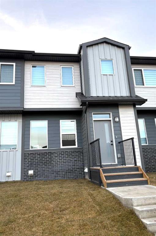 Picture of 754 Wolf Willow Boulevard SE, Calgary Real Estate Listing