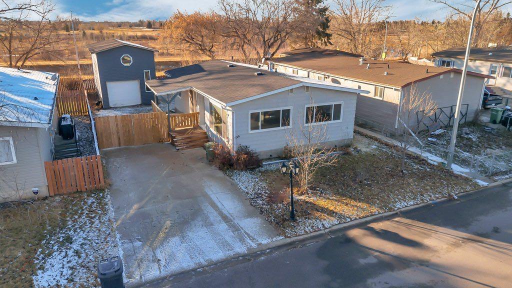 Picture of 826 Bayview Road , Strathmore Real Estate Listing