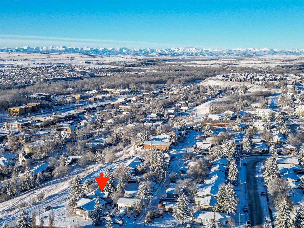 Picture of 30 Crescent Road E, Okotoks Real Estate Listing