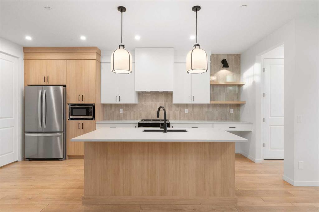 Picture of 76 Lucas Common NW, Calgary Real Estate Listing