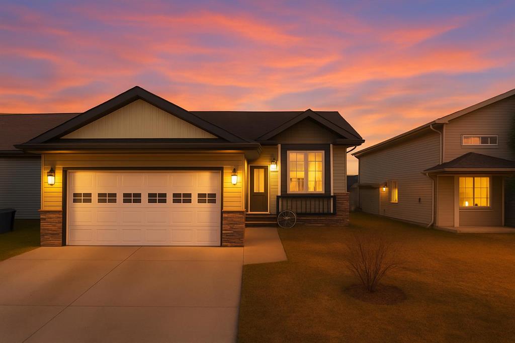 Picture of 72 Rozier Close , Sylvan Lake Real Estate Listing