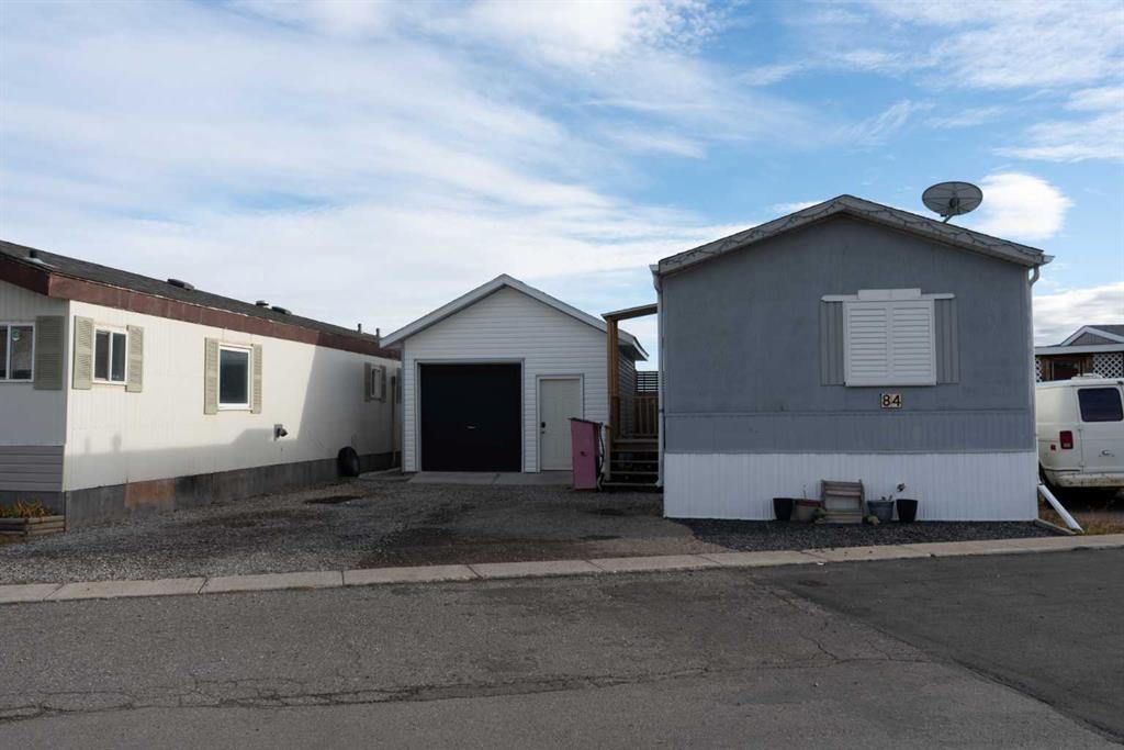 Picture of 84, 2715 Westside Drive W, Lethbridge Real Estate Listing