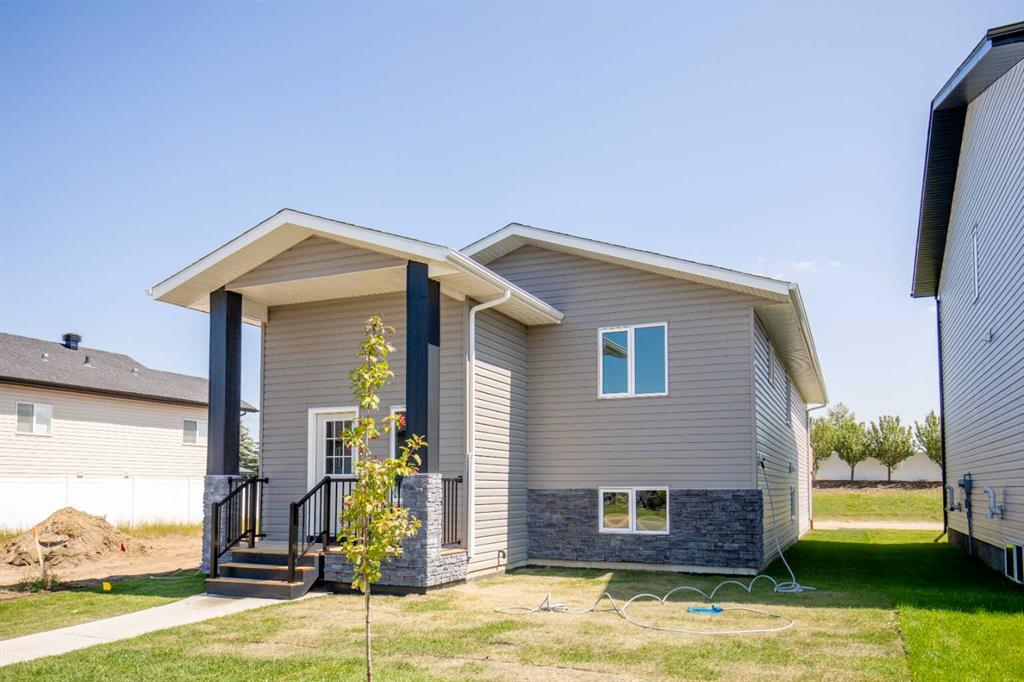 Picture of 109 Aztec Crescent , Blackfalds Real Estate Listing