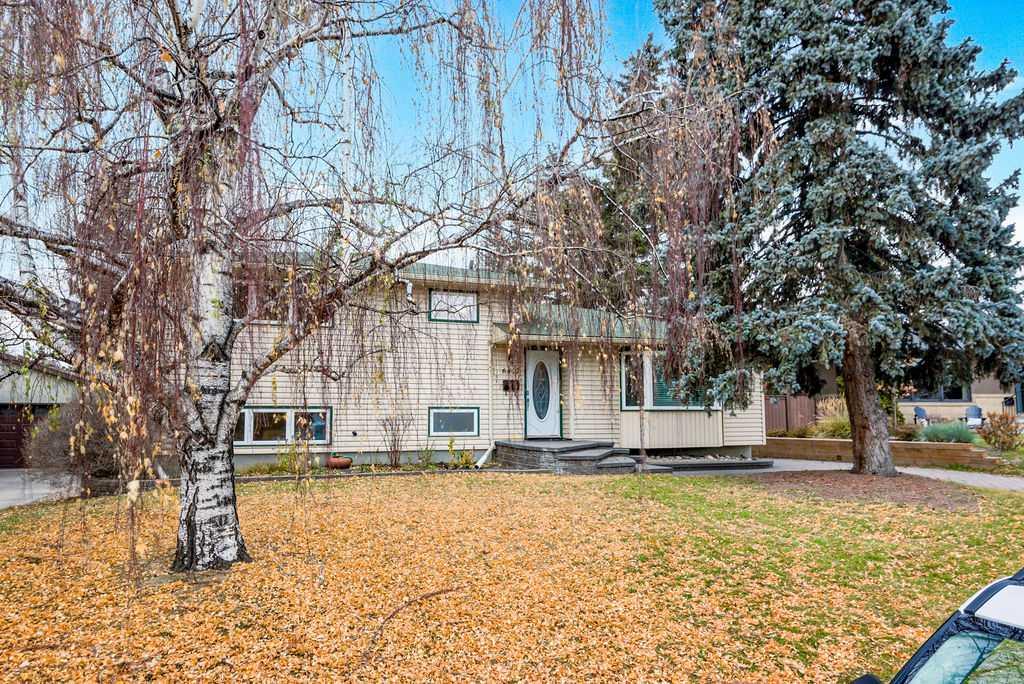 Picture of 6407 Lombardy Crescent SW, Calgary Real Estate Listing