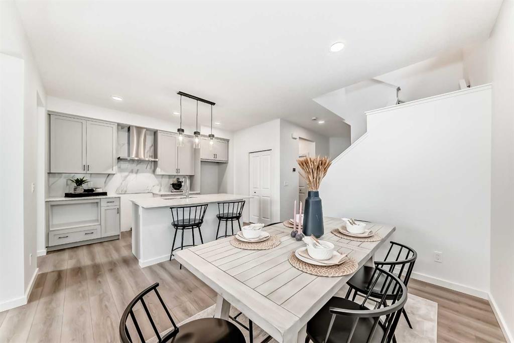 Picture of 12 Starling Place NW, Calgary Real Estate Listing