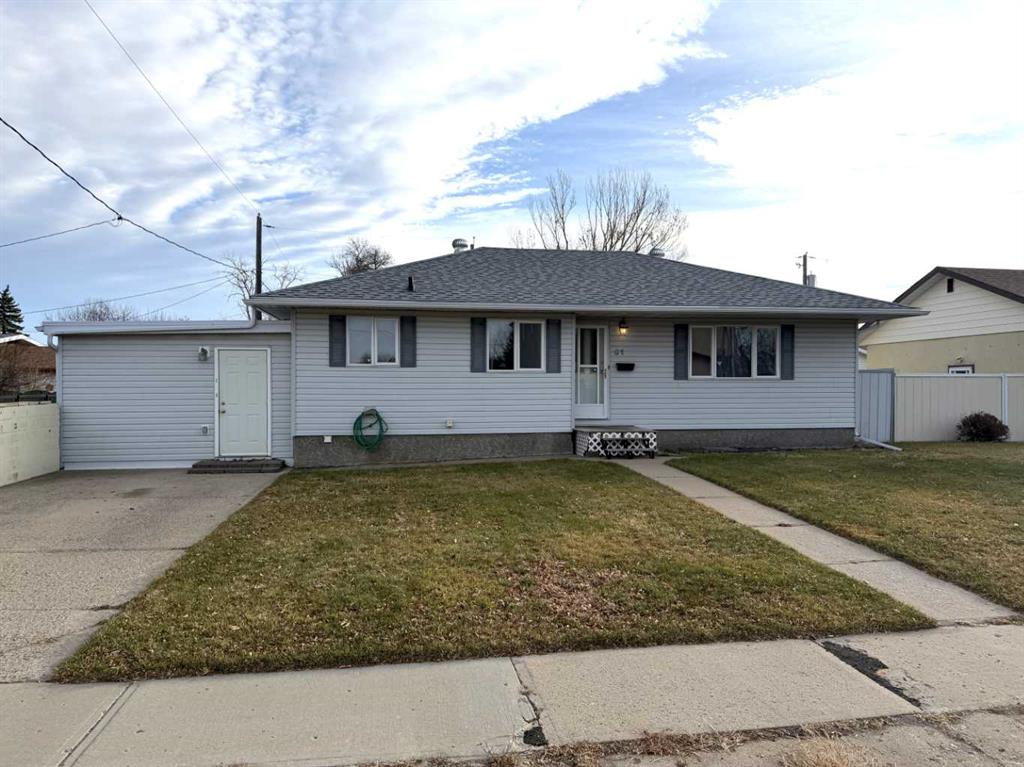 Picture of 61 Mcintosh Avenue NW, Medicine Hat Real Estate Listing