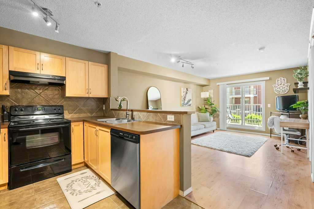 Picture of 8107, 70 Panamount Drive NW, Calgary Real Estate Listing