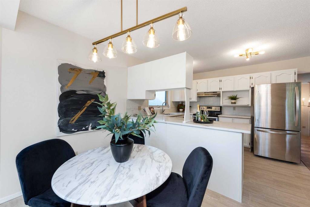 Picture of 47 Hawkstone Drive NW, Calgary Real Estate Listing