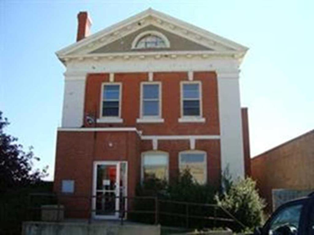 Picture of 301 Main Street , Trochu Real Estate Listing