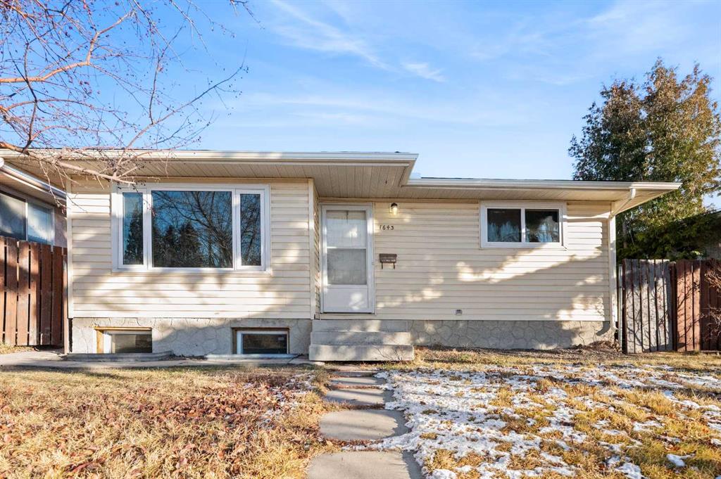 Picture of 1643 Marlyn Way NE, Calgary Real Estate Listing