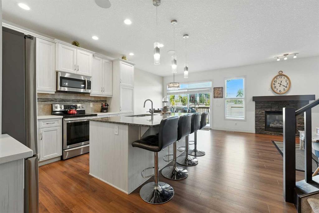 Picture of 57 Evansglen Mews NW, Calgary Real Estate Listing