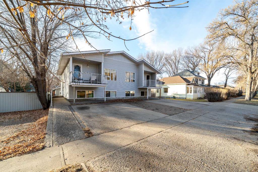 Picture of 131 3 Street NW, Medicine Hat Real Estate Listing