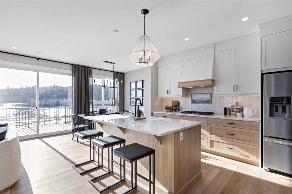 Picture of 8 Creekview Manor SW, Calgary Real Estate Listing