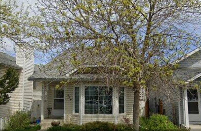 Picture of 243 Erin Meadow Close SE, Calgary Real Estate Listing