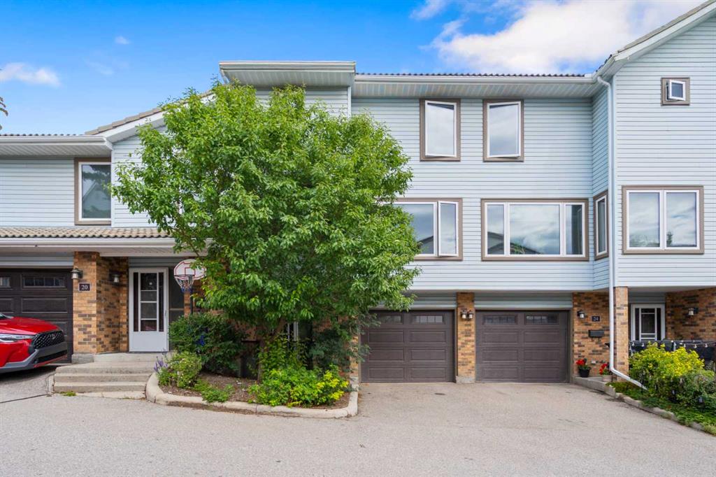 Picture of 22 Coachway Gardens SW, Calgary Real Estate Listing