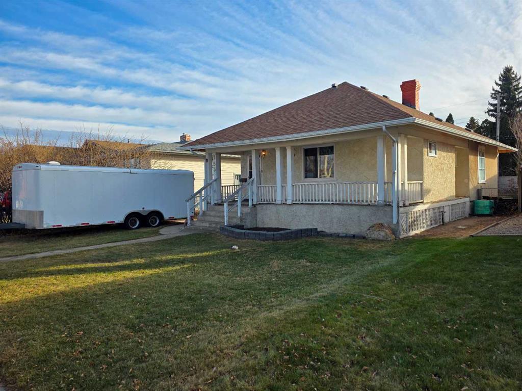 Picture of 153 9 Street NE, Medicine Hat Real Estate Listing