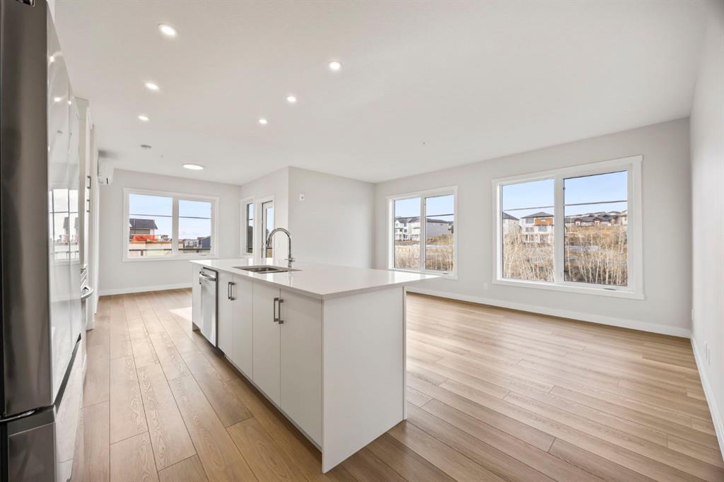 Picture of 2202, 2117 81 Street SW, Calgary Real Estate Listing