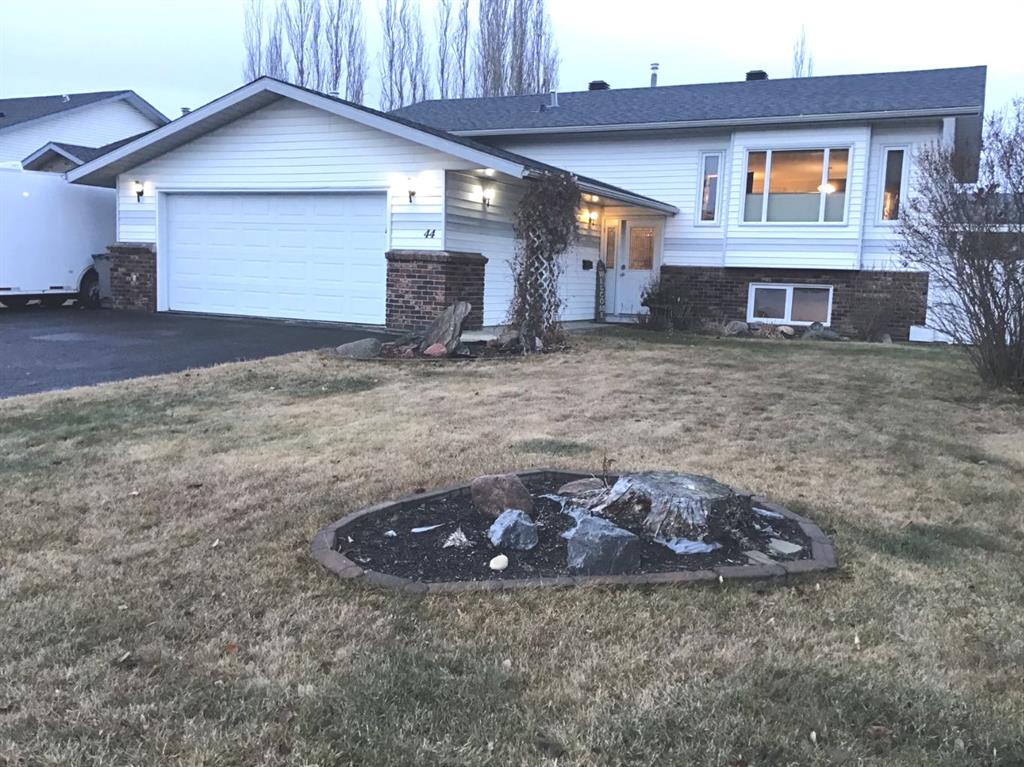 Picture of 44 PARK Drive , Whitecourt Real Estate Listing