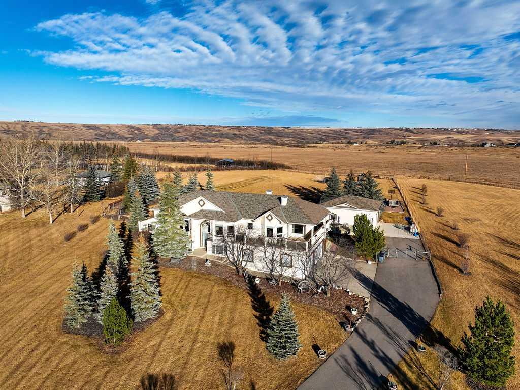 Picture of 162 Country Lane Drive , Rural Rocky View County Real Estate Listing