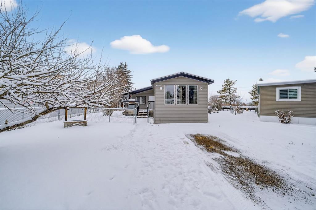 Picture of 220 5 Street NW, Sundre Real Estate Listing