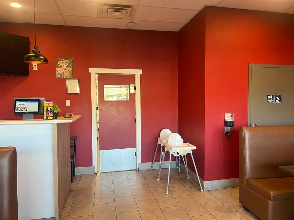 Picture of 436, 1919 Sirocco Drive SW, Calgary Real Estate Listing