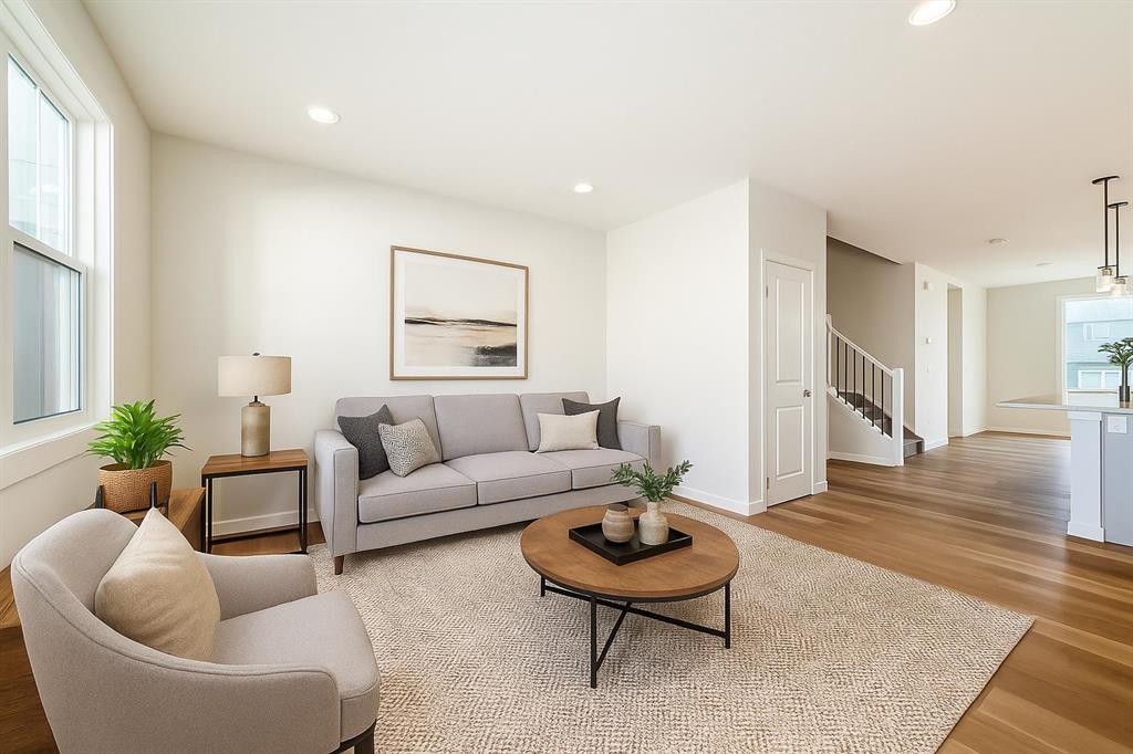 Picture of 32 Creekside Rise SW, Calgary Real Estate Listing