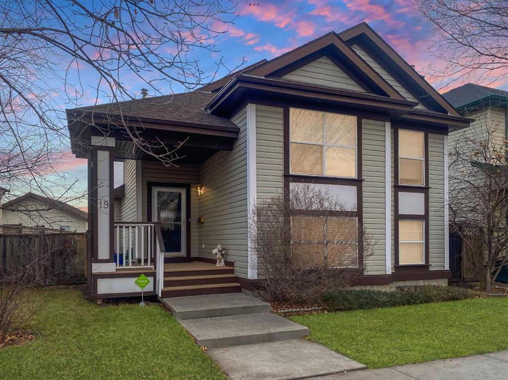 Picture of 19 Prestwick Green SE, Calgary Real Estate Listing